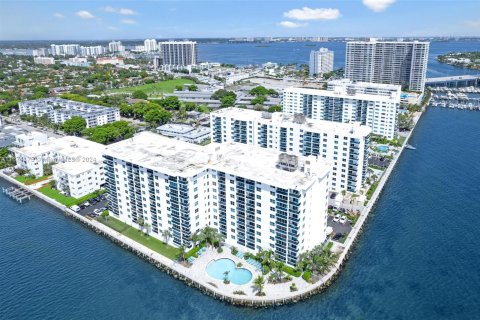 Condominio en venta en North Bay Village, Florida, 2 dormitorios, 102.19 m2 № 1391648 - foto 21