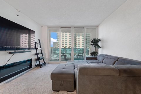 Condo in North Bay Village, Florida, 2 bedrooms  № 1391648 - photo 2