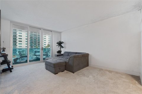 Copropriété à vendre à North Bay Village, Floride: 2 chambres, 102.19 m2 № 1391648 - photo 15