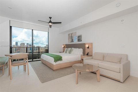 Condominio en venta en Miami, Florida, 38.18 m2 № 1356846 - foto 1