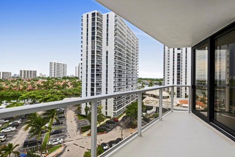 Condo in Aventura, Florida, 2 bedrooms  № 1356799 - photo 25