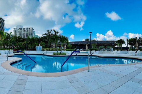 Condominio en alquiler en Aventura, Florida, 2 dormitorios, 167.22 m2 № 1356799 - foto 1