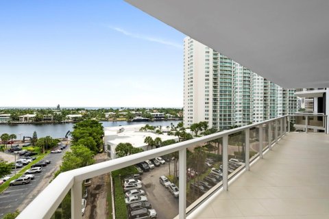 Condo in Aventura, Florida, 2 bedrooms  № 1356799 - photo 22