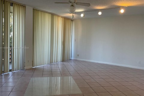 Copropriété à louer à Lauderhill, Floride: 50.45 m2 № 1356800 - photo 11