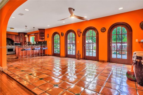 Casa en venta en El Portal, Florida, 4 dormitorios, 269.32 m2 № 1040138 - foto 17