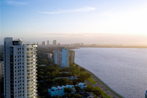Condominio en venta en Tampa, Florida, 4 dormitorios, 333.61 m2 № 1063214 - foto 1