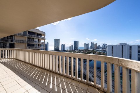 Condo in Aventura, Florida, 3 bedrooms  № 1068538 - photo 2