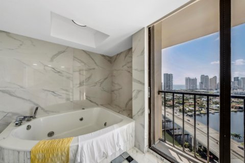 Condo in Aventura, Florida, 3 bedrooms  № 1068538 - photo 15