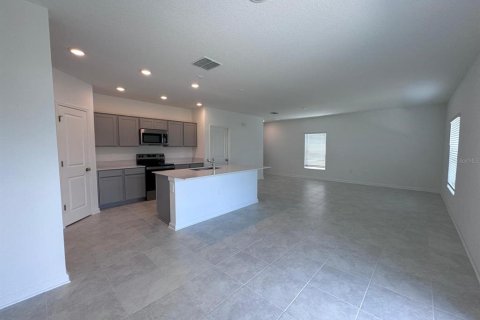 Casa en alquiler en Davenport, Florida, 4 dormitorios, 174.56 m2 № 1347558 - foto 4