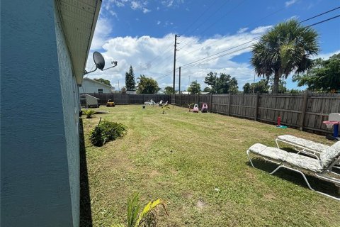 Villa ou maison à louer à Englewood, Floride: 2 chambres, 65.4 m2 № 1347540 - photo 6