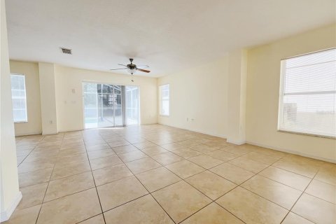 Villa ou maison à louer à Kissimmee, Floride: 4 chambres, 198.9 m2 № 1347564 - photo 2