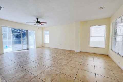 Villa ou maison à louer à Kissimmee, Floride: 4 chambres, 198.9 m2 № 1347564 - photo 3