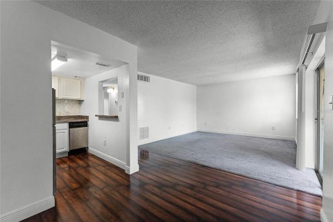 Condo in Orlando, Florida, 2 bedrooms  № 1190966 - photo 6