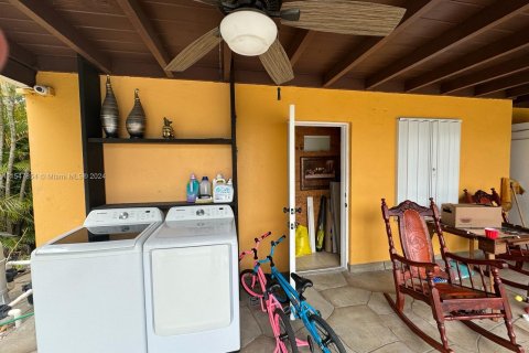 Casa en venta en Lake Worth, Florida, 5 dormitorios, 144.56 m2 № 1057816 - foto 29