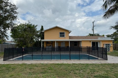 Villa ou maison à vendre à Lake Worth, Floride: 5 chambres, 144.56 m2 № 1057816 - photo 16