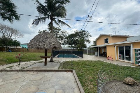 Casa en venta en Lake Worth, Florida, 5 dormitorios, 144.56 m2 № 1057816 - foto 12