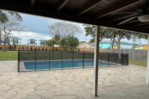 Casa en venta en Lake Worth, Florida, 5 dormitorios, 144.56 m2 № 1057816 - foto 14