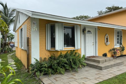 Villa ou maison à vendre à Lake Worth, Floride: 5 chambres, 144.56 m2 № 1057816 - photo 5