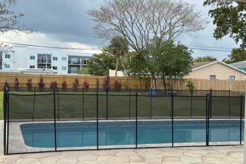 Casa en venta en Lake Worth, Florida, 5 dormitorios, 144.56 m2 № 1057816 - foto 15