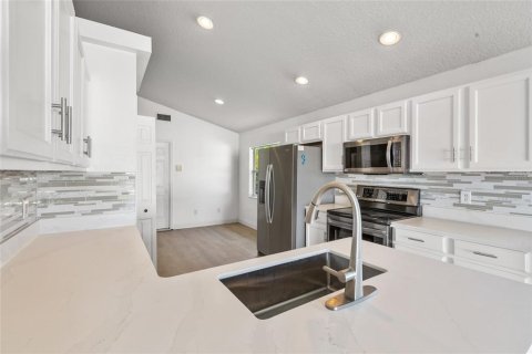 Villa ou maison à vendre à Kissimmee, Floride: 4 chambres, 153.66 m2 № 1285712 - photo 5