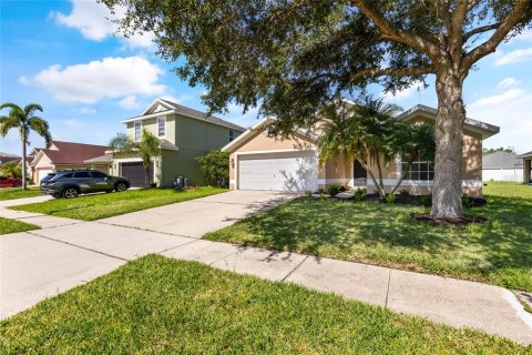 Villa ou maison à vendre à Kissimmee, Floride: 4 chambres, 153.66 m2 № 1285712 - photo 4