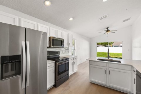 Villa ou maison à vendre à Kissimmee, Floride: 4 chambres, 153.66 m2 № 1285712 - photo 7