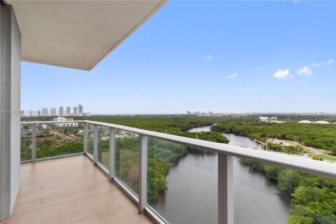 Condominio en venta en North Miami Beach, Florida, 3 dormitorios, 144.56 m2 № 1028888 - foto 16