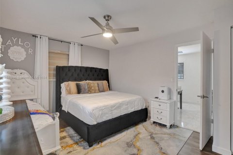 Villa ou maison à vendre à Miami Gardens, Floride: 3 chambres, 129.23 m2 № 1028889 - photo 27
