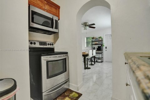 Villa ou maison à vendre à Miami Gardens, Floride: 3 chambres, 129.23 m2 № 1028889 - photo 21