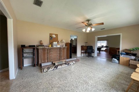 House in Orlando, Florida 2 bedrooms, 206.61 sq.m. № 1403345 - photo 10