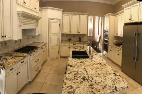 House in West Palm Beach, Florida 4 bedrooms, 408.03 sq.m. № 1080437 - photo 12