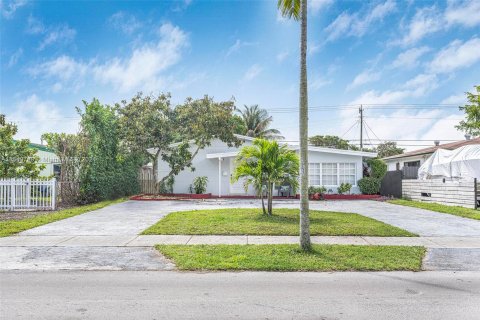 Villa ou maison à vendre à North Miami Beach, Floride: 3 chambres, 152.27 m2 № 1065111 - photo 26