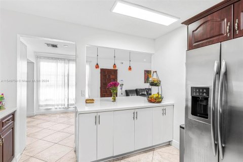 Villa ou maison à vendre à North Miami Beach, Floride: 3 chambres, 152.27 m2 № 1065111 - photo 10