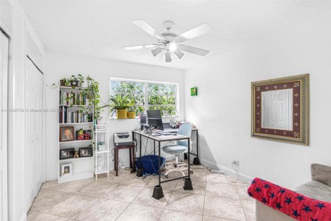 Villa ou maison à vendre à North Miami Beach, Floride: 3 chambres, 152.27 m2 № 1065111 - photo 16
