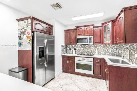 Casa en venta en North Miami Beach, Florida, 3 dormitorios, 152.27 m2 № 1065111 - foto 9