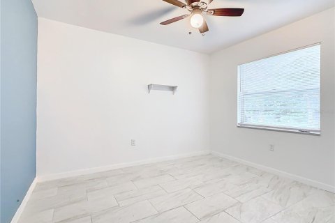 Villa ou maison à vendre à Kissimmee, Floride: 2 chambres, 114.18 m2 № 1346341 - photo 17