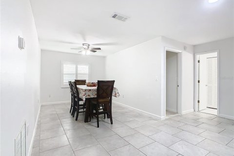 Villa ou maison à vendre à Kissimmee, Floride: 2 chambres, 114.18 m2 № 1346341 - photo 12