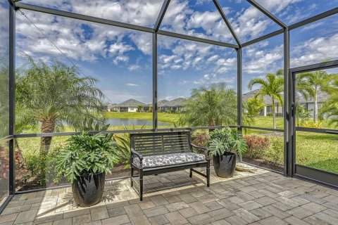 Villa ou maison à vendre à Sarasota, Floride: 2 chambres, 151.8 m2 № 1346411 - photo 3