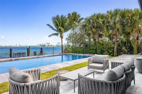 Casa en venta en Miami Shores, Florida, 4 dormitorios, 392.51 m2 № 1049460 - foto 4