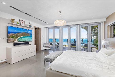 Casa en venta en Miami Shores, Florida, 4 dormitorios, 392.51 m2 № 1049460 - foto 26