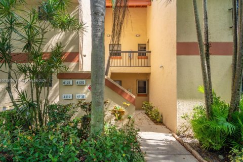 Condo in Coconut Creek, Florida, 2 bedrooms  № 1397344 - photo 1