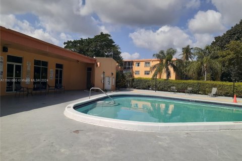 Copropriété à vendre à Deerfield Beach, Floride: 2 chambres, 119.84 m2 № 1096885 - photo 3