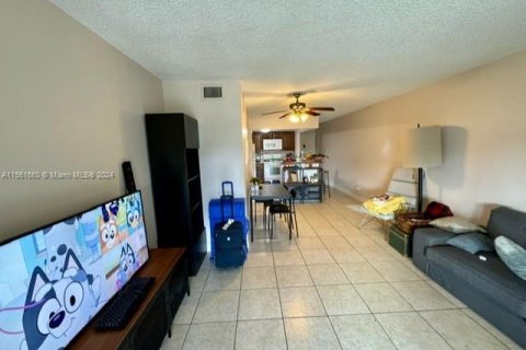 Copropriété à vendre à Deerfield Beach, Floride: 2 chambres, 119.84 m2 № 1096885 - photo 6