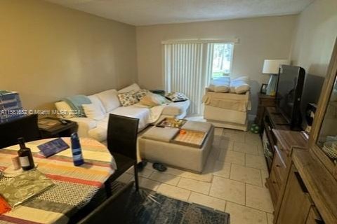 Copropriété à vendre à Deerfield Beach, Floride: 1 chambre, 64.57 m2 № 1096883 - photo 1