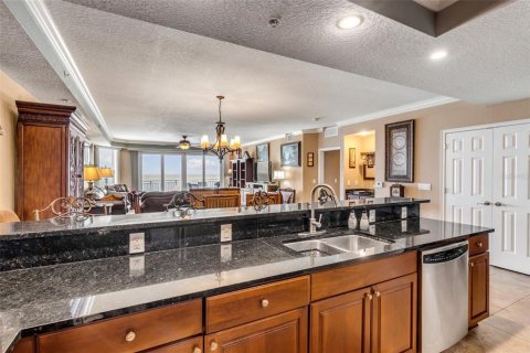 Condo in Daytona Beach Shores, Florida, 3 bedrooms  № 1379490 - photo 8