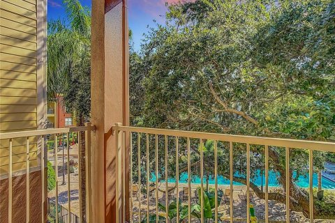 Copropriété à vendre à Tampa, Floride: 2 chambres, 112.04 m2 № 1379493 - photo 2