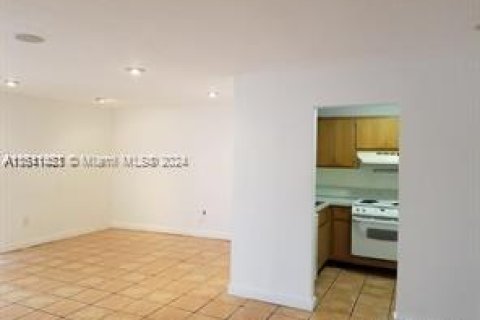 Condominio en venta en Miami, Florida, 1 dormitorio, 74.97 m2 № 1233759 - foto 2