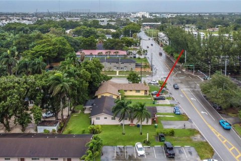 Propiedad comercial en venta en Miami, Florida, 208.84 m2 № 1440174 - foto 5