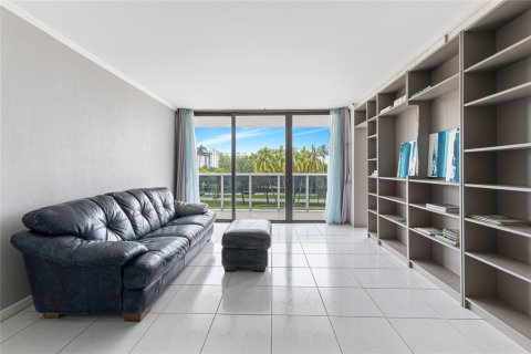 Condo in Aventura, Florida, 2 bedrooms  № 1051235 - photo 11