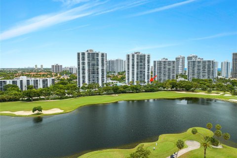 Condo in Aventura, Florida, 2 bedrooms  № 1051235 - photo 17